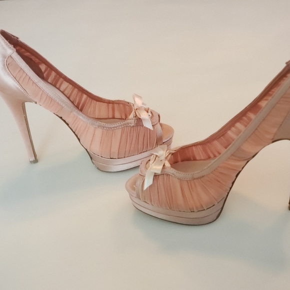 heels - Picture 3 of 4